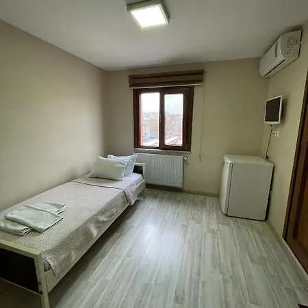 Beyoglu Huzur מלון 2*