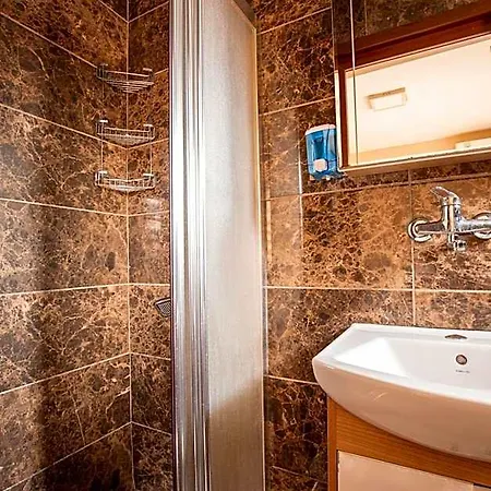 Отель Beyoglu Huzur 2*