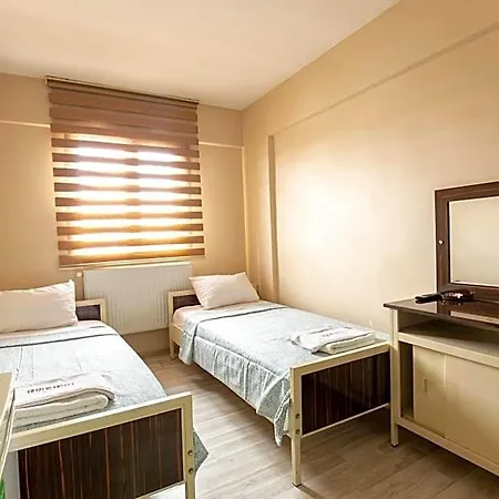 Beyoglu Huzur מלון 2*